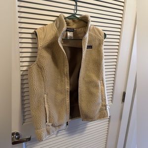 Patagonia cream fleece vest women’s size L (like new)